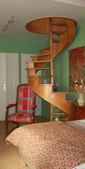 how to build a wooden spiral staircase