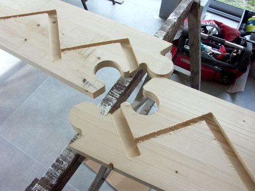 Stringer in 2 parts with puzzle joint